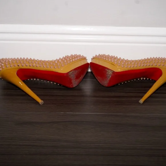 Christian Louboutin ,37 1/2 , Nude